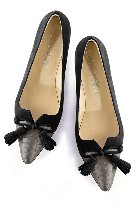Ash grey and matt black women's dress pumps, with a knot on the front. Tapered toe. Medium spool heels. Top view - Florence KOOIJMAN
